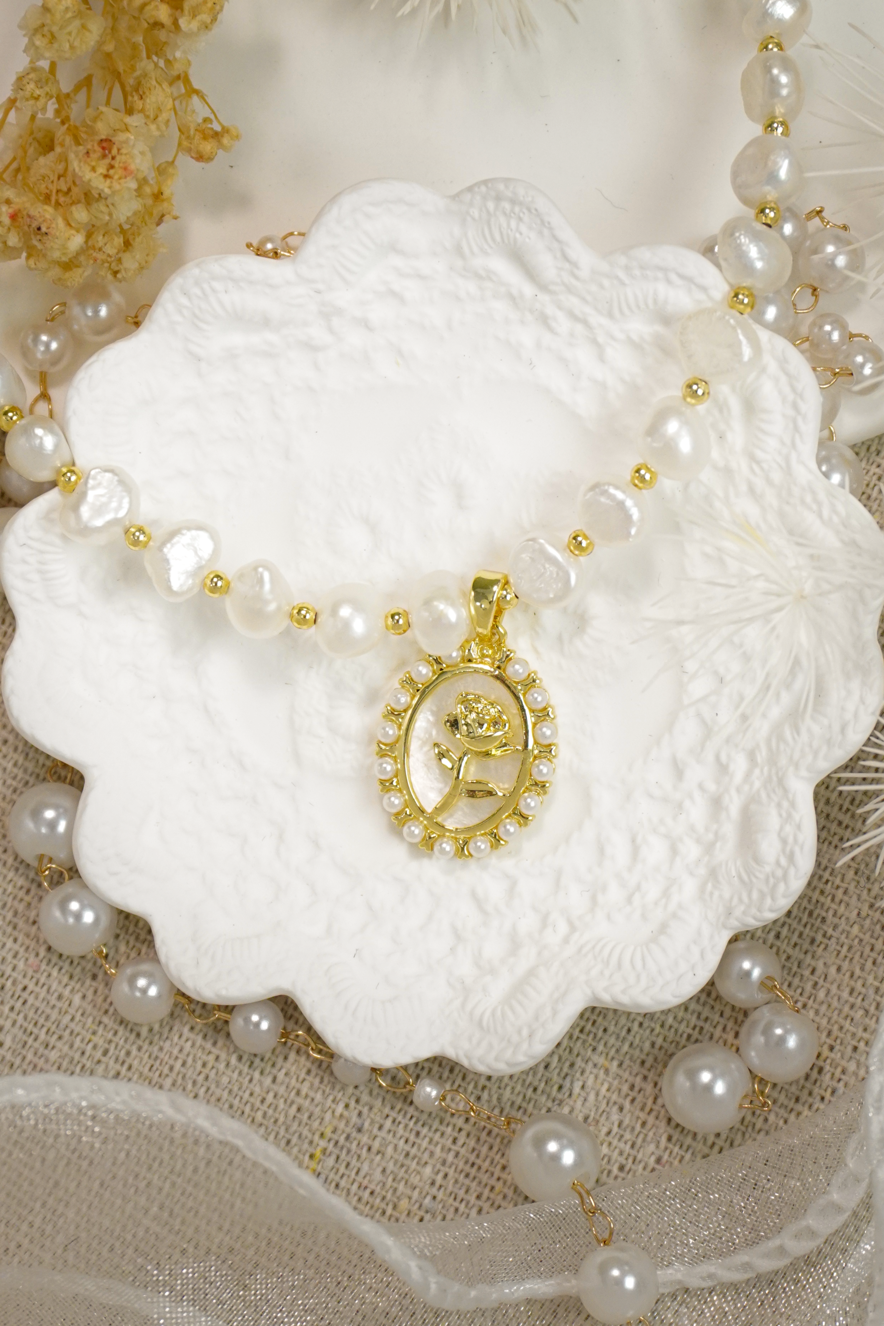 Vintage Rose Cameo Jewelry Set, Baroque Freshwater Pearl Necklace & Drop Earrings, Gold‑Plated Mother‑of‑Pearl Gift Set for Women