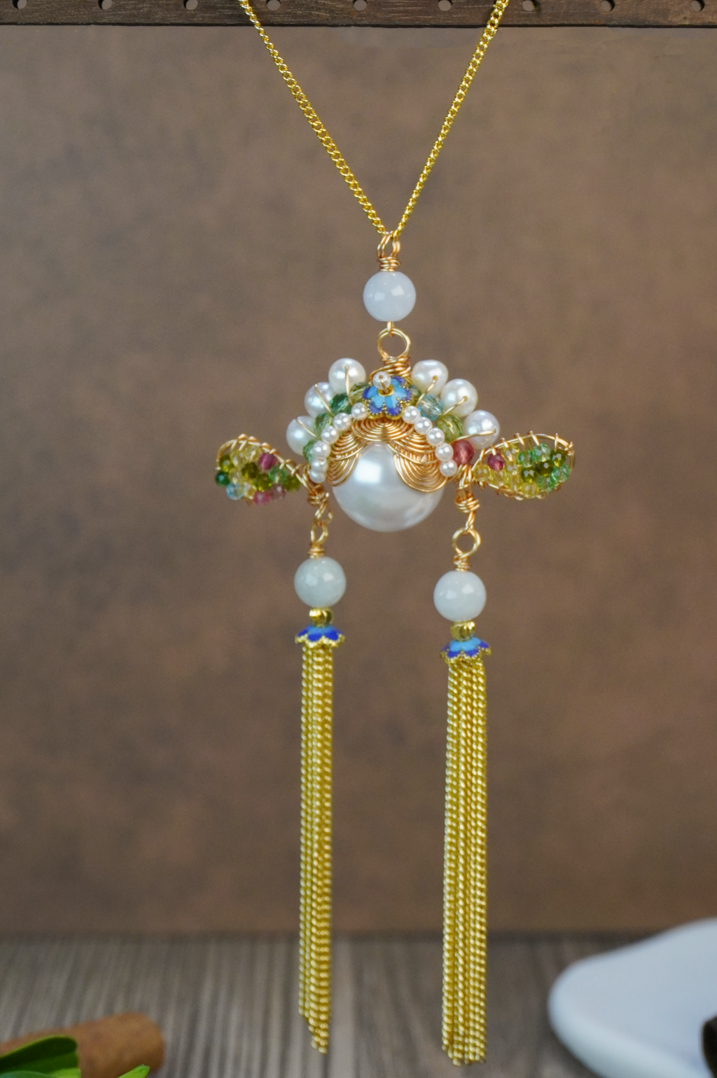Handmade Peking Opera Headdress‑Inspired Jewelry Set, Gold Tassel Pearl Jade Necklace & Earrings for Hanfu, Cheongsam & Cultural Themed Photoshoots